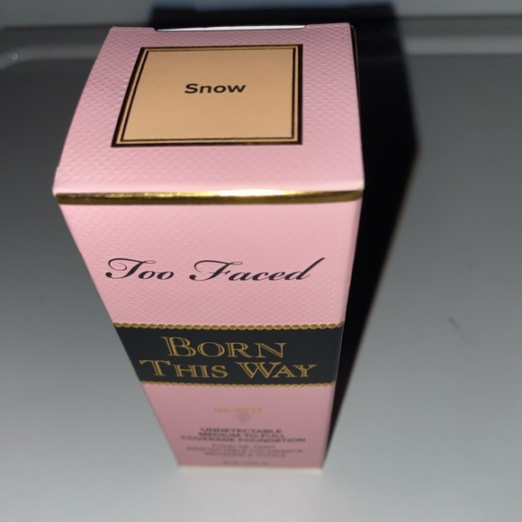 Too Faced - Born This Way - Natural Finish Longwear Liquid Foundation (SNOW) - Picture 2 of 16